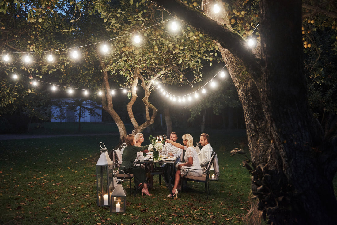 Zo creëer je sfeer in de tuin met verlichting