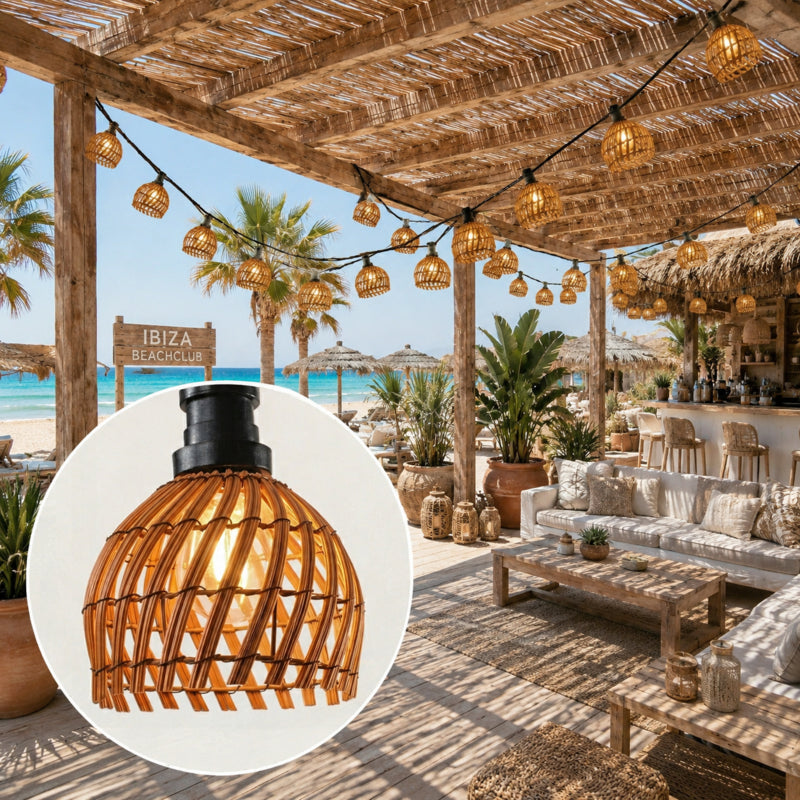 Boho lichtsnoer 25 m met 50 ronde rotan lampenkapjes voor buiten