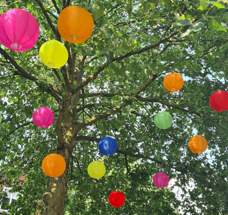 10 nylon buitenlampionnen in een kleurmix